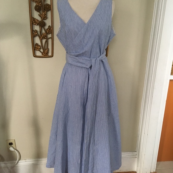 Boden Dresses & Skirts - Boden Blue White Seersucker 2 Pocket Dress 14R
